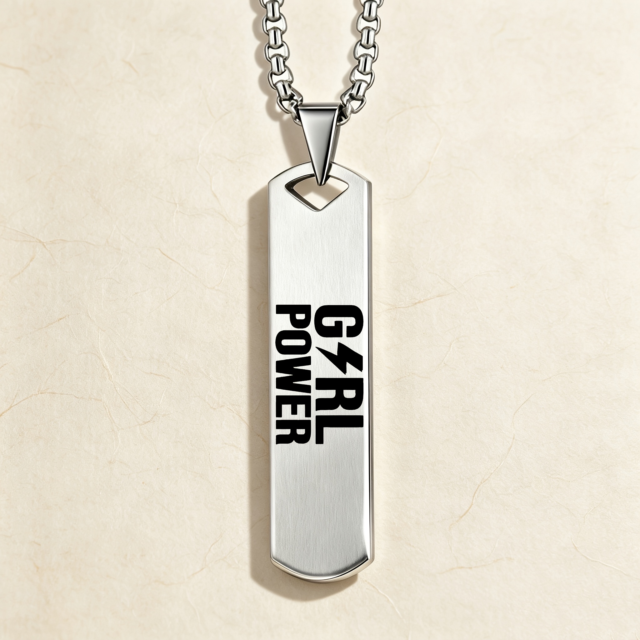 Striking Lightning Bolt Pattern Pendant Necklace
